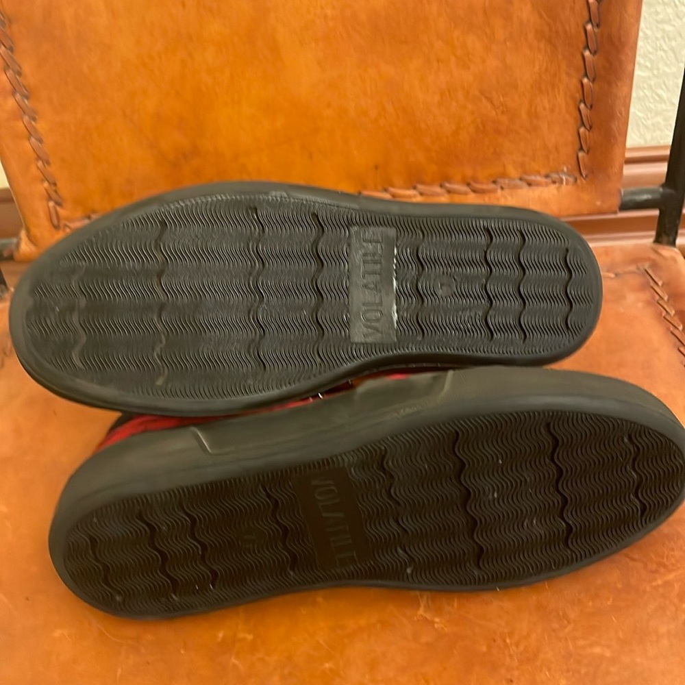 Volatile Shoes - Picture 6 of 7